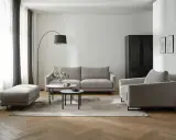 Nowoczesny salon z szarymi meblami i beżowym dywanem. Czy szary z beżem pasuje? Tak, tworzy elegancką i spokojną przestrzeń.